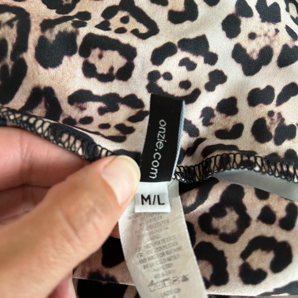 Onzie High-Waisted Full Length Leopard Leggings, Sz S/M - Picture 6 of 6